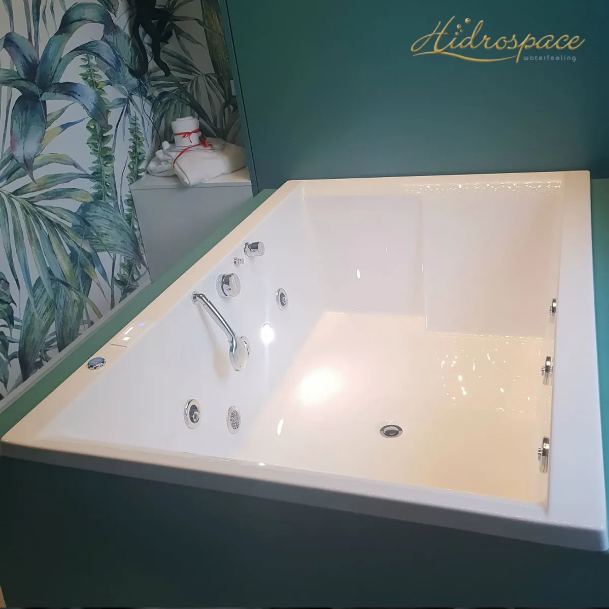 minimal-180-x-120-mini-piscina-idromassaggio-spa_img_1.jpg