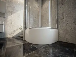 Bath tubs and showers